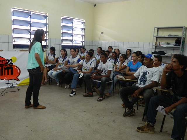 Projeto “Falando Sobre Mim” realiza palestras em escolas picoenses